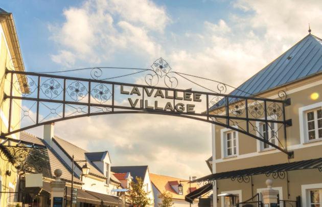 Magic Studio - Disneyland Paris Shopping Village 9 Minutes Chessy  Exterior foto